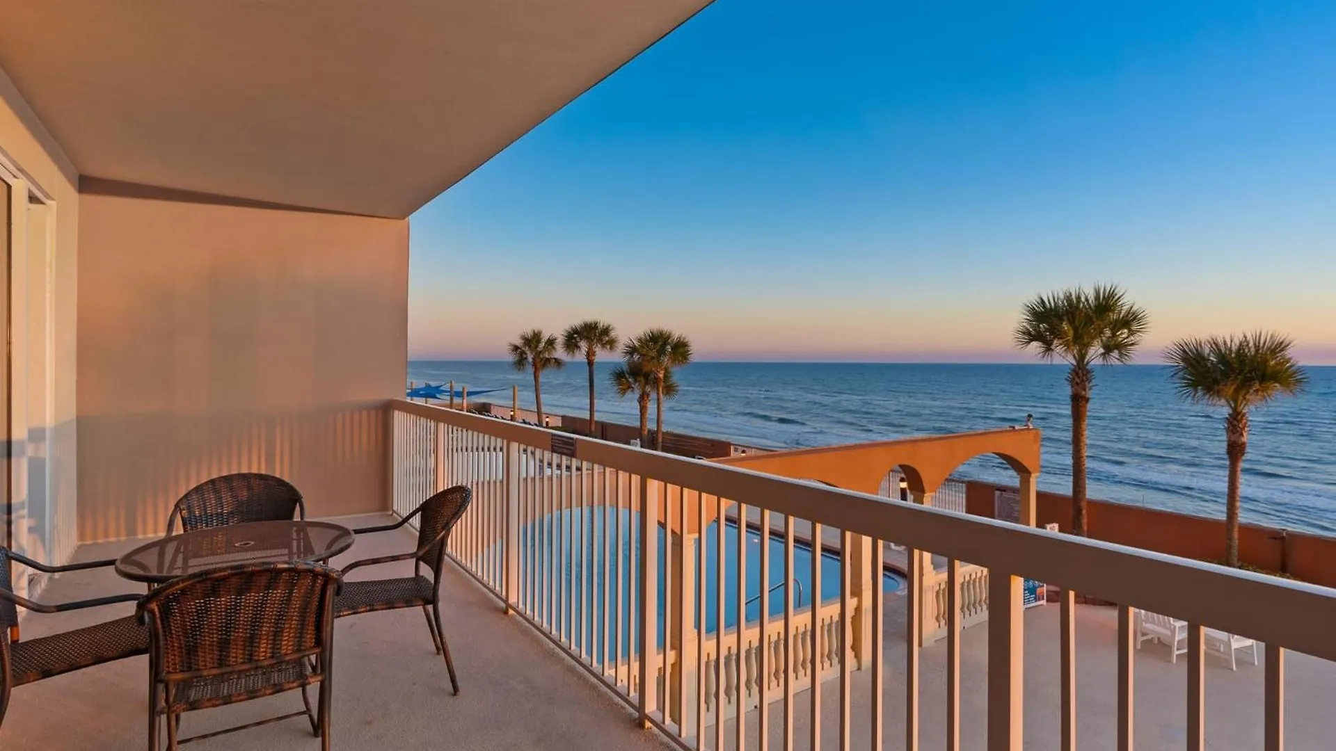 Oceanfront Condo W Pool Pier Park Access Front Beach Retreat By Avantstay Panama City Beach Tatil Evi