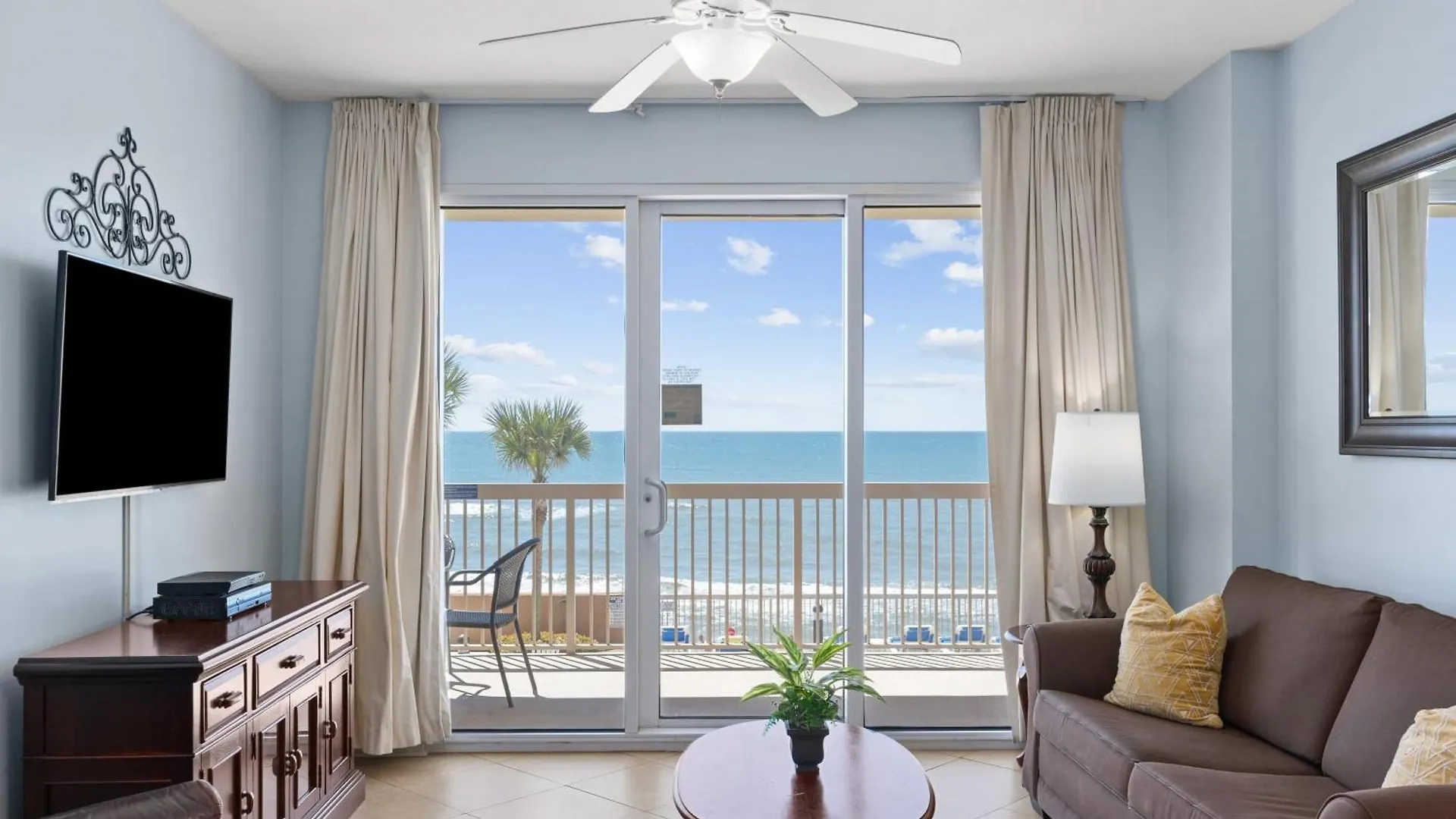 Oceanfront Condo W Pool Pier Park Access Front Beach Retreat By Avantstay Panama City Beach 0*,  ABD