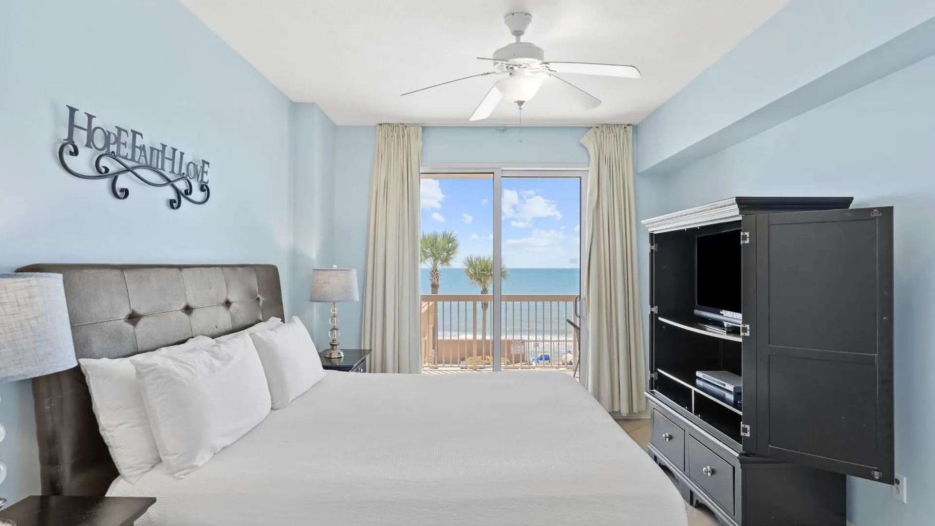 Oceanfront Condo W Pool Pier Park Access Front Beach Retreat By Avantstay Panama City Beach 0*,  ABD