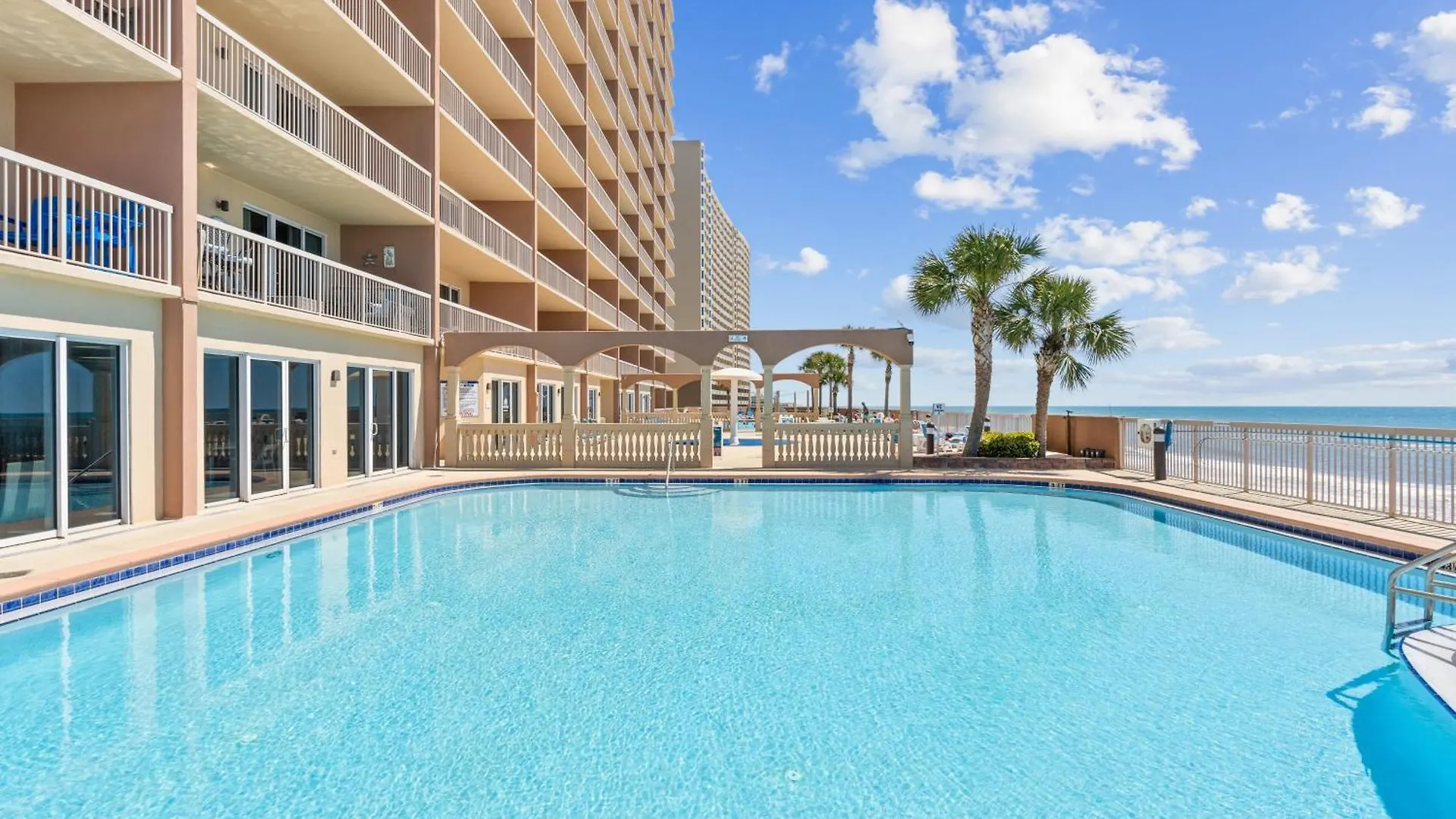 Tatil Evi Oceanfront Condo W Pool Pier Park Access Front Beach Retreat By Avantstay Panama City Beach ABD